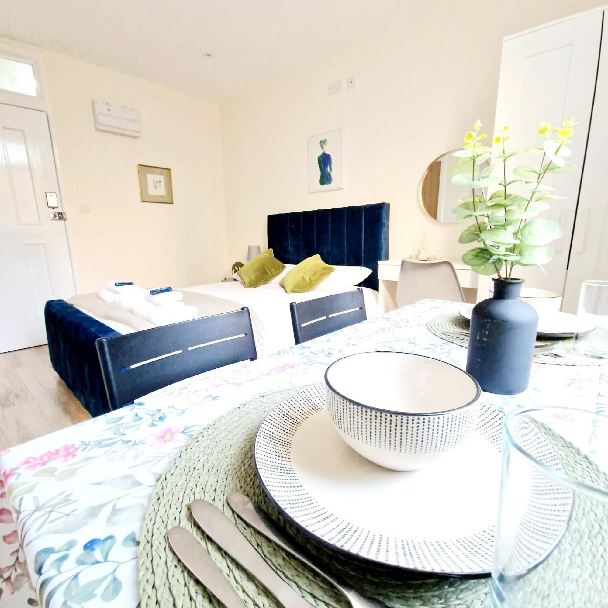 Crendon House Boutique Hotel High Wycombe Buckinghamshire المظهر الخارجي الصورة